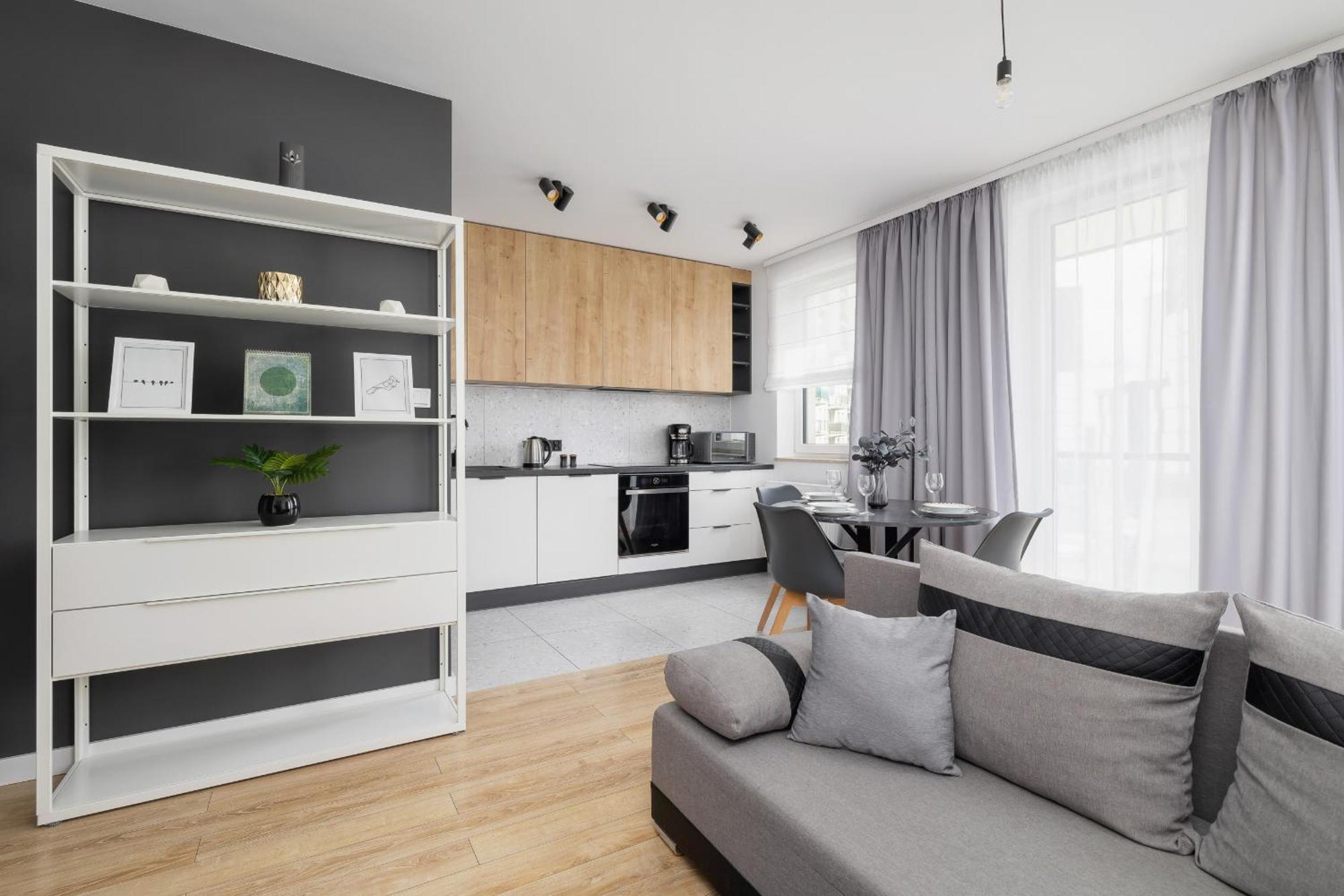 Apartment Elegant In Cracow With Balcony, Parking And Desk By Renters Krakau