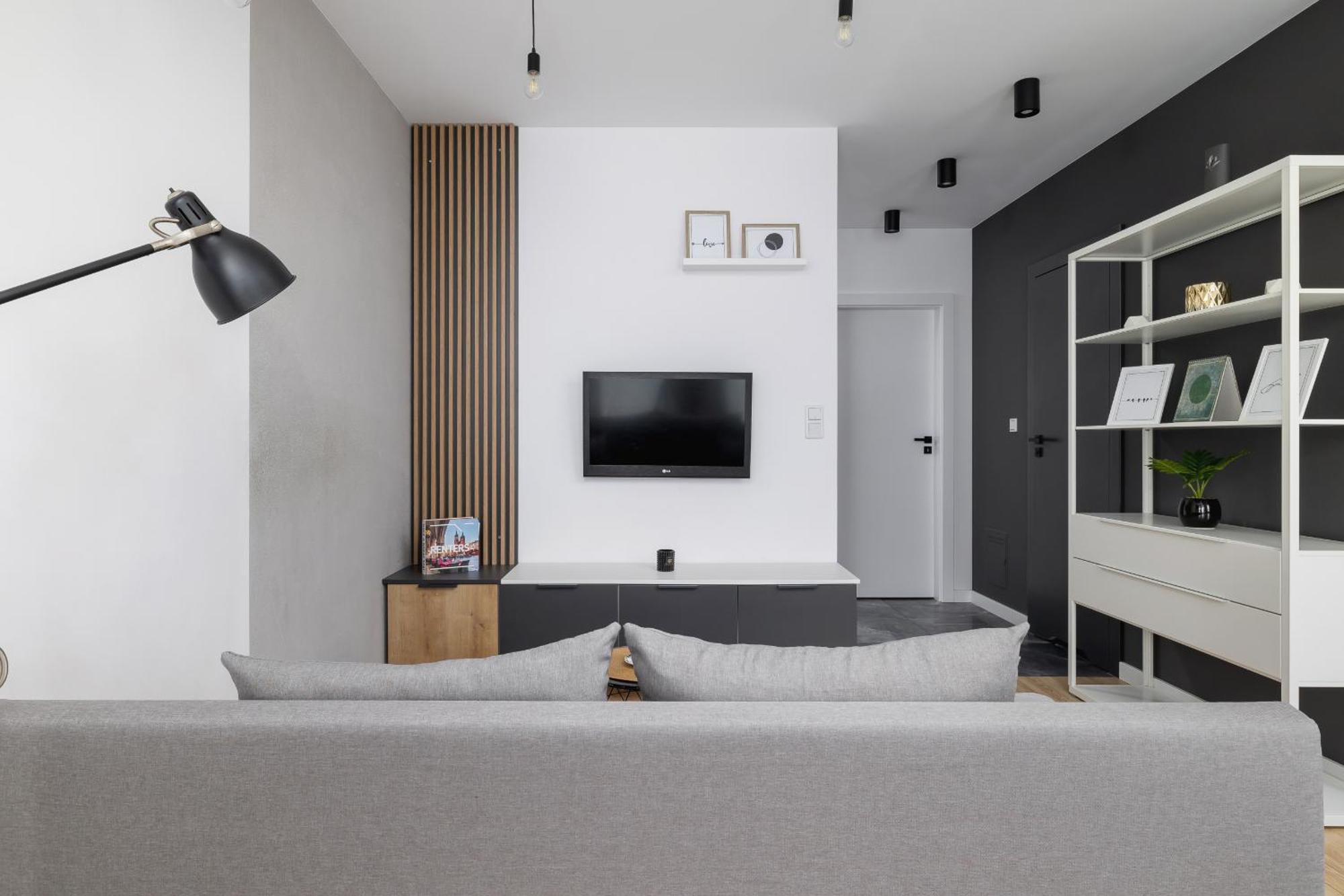 Elegant In Cracow With Balcony, Parking And Desk By Renters Apartment *