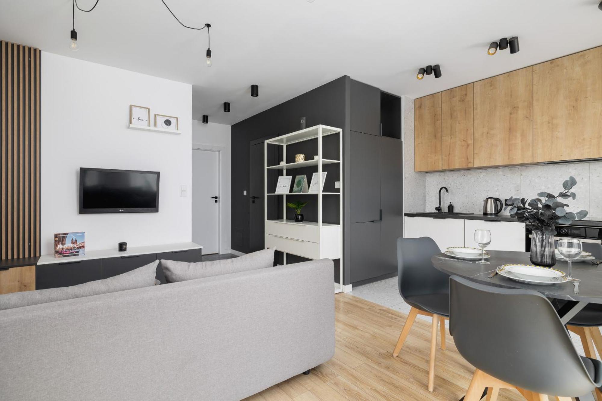 Apartment Elegant In Cracow With Balcony, Parking And Desk By Renters *